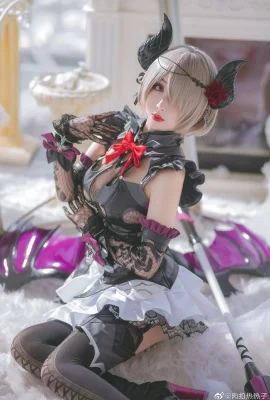 Honkai Impact 3 Rita Rossweisse dibuat oleh @Bingo Jiang (Fotografi: @肉狗热热子) (Firefly Animation dan Game Carnival) (9 foto)