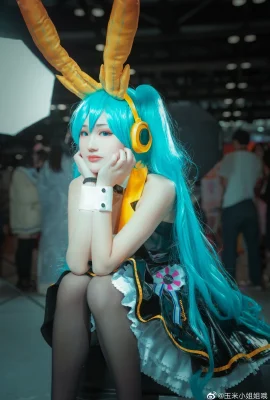 Gadis Kelinci Hatsune Miku @corn小丝 Oh (9 foto)