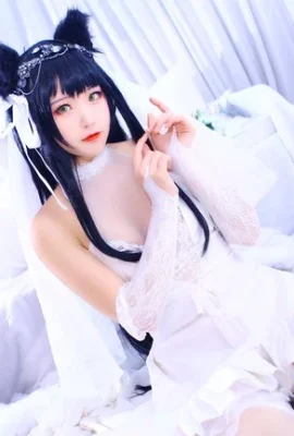 Cosplay Atago “Azur Lane”[CN: Xia Ningning](8 foto)