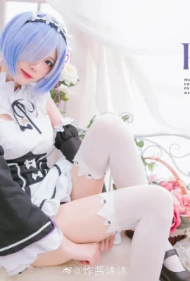 Cosplay Pembantu Rem Seksi “Re: Kehidupan di Dunia Berbeda dari Nol”[CN: Zhajiang Mumu](13 foto)