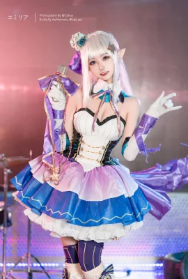 Emilia dari awal penyanyi idola cos Momoko Aoi (12 foto)