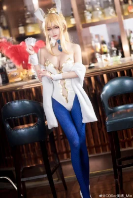 FGO Arturia Pendragon White Gun Dumb Bunny Girl @COSer Mio_Mio (9 foto)