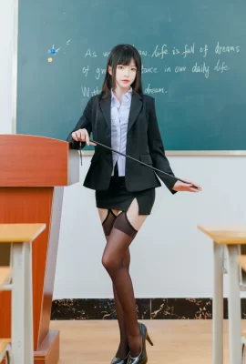 Stoking Hitam dan Stoking Hitam “Guru Seksi” Shimizu Yuno Sangat Seksi (45 Foto)