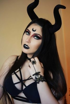 Danielle Vedovelli – Succubus