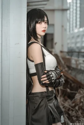 Tifa Lockhart dalam Final Fantasy 7 Remake @蜿盘蜿盘(9 foto)
