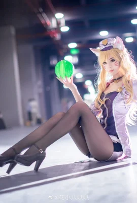 Penyanyi idola League of Legends Ahri@花小八巴巴(CP26) (9 foto)