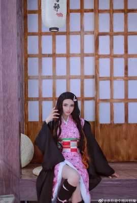 Pembunuh Setan: Kimetsu no Yaiba Kamado Nezuko @Red Moon Adalah Maniak Film (Kode Musim Panas Jahat Bulan 2020) (9 foto)