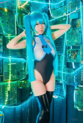 Sesi Foto Rahasia Cosplay Nana's Tail Nana Matsuda dengan Miku