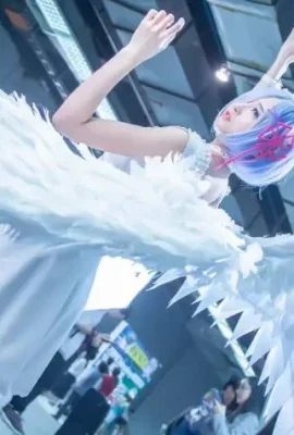 Cosplay Angel Rem “Re:Zero Memulai Kehidupan di Dunia Lain” (9 foto)