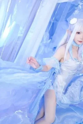 Cosplay Emilia “Re:Zero Memulai Kehidupan di Dunia Lain”[CN: Messy_May](9 foto)