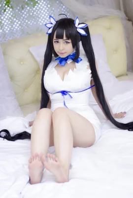 Belahan dada menggoda Yoshinobi “Dungeon Encounter-Hestia” mencuri perhatian (25 Foto)