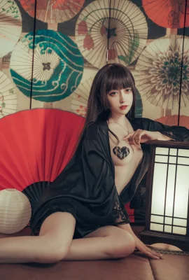 Mi Nian Meow Kedaluwarsa “Black Yukata” Pamer Punggung Cantiknya dan Bikin Mabuk Laut (23 Foto)