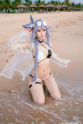 Cuckoo W – Pemotretan Bikini (Azur Lane)