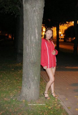 NudeInRussia Irena Berjalan-jalan di Malam Hari di St.Petersburg (47 Foto)