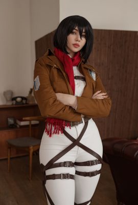 Alina Becker – Attack on Titan. Mikasa Ackerman. Pusat Kebugaran