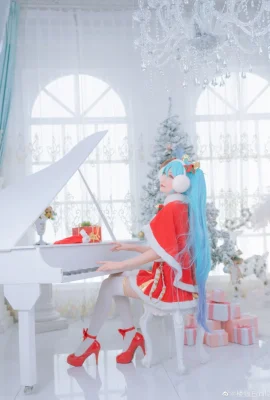 Hatsune Miku Natal@louyinEmilia (9 foto)