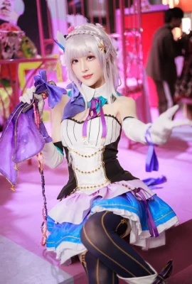 Perihal: Kehidupan di Dunia Berbeda dari Nol Emilia@豆子吖(9 foto)