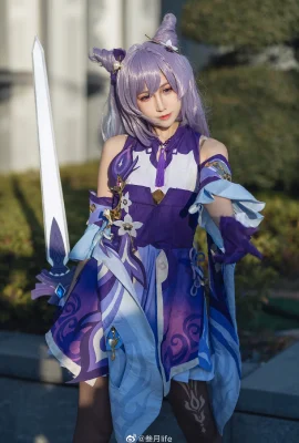 Genshin Keqing @coser Yiyi (Fotografi: @三月life) (Karnaval Game Animasi Kunang-kunang) (9 foto)