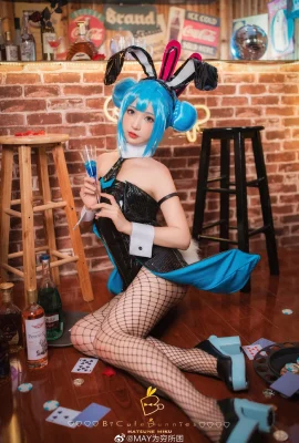 Hatsune Miku Bunny Girl@MAY terjebak dalam kemiskinan (9 foto)