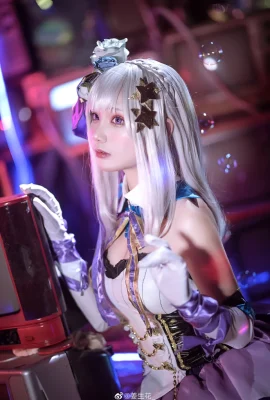 Perihal: Kehidupan di Dunia Berbeda dari Nol Emilia@江生花_ (9 foto)