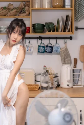 “Nude Apron” Vanilla Meow Lulu membuatnya sulit untuk tetap rasional saat mengelus payudara sampingnya dari belakang (55 Foto)