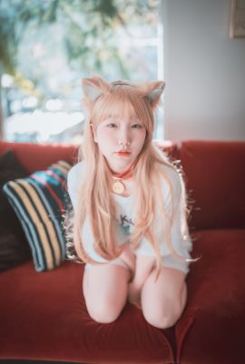 Foto DJAWA – Yeri – Kucingku adalah Gadis Kawaii
