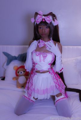 Alycia Elvie – Cokelat
