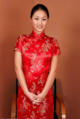 Kecantikan amatir yang mengenakan cheongsam merah memiliki gaya yang berani-Evelyn_Lin (Koleksi Gambar) (152 Foto)