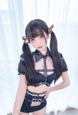 “Sexy Belt Suit” Kamikazaka Mafuyu dengan kaki putih panjang muncul sebentar (20 Foto)