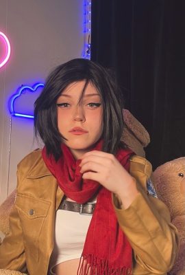 Alice Starr – Mikasa Ackerman **