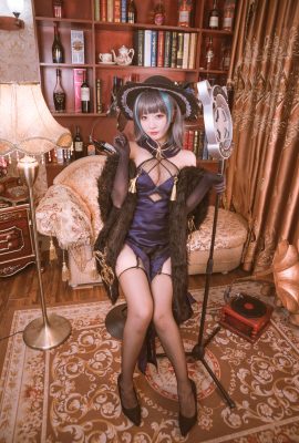 Sakura Miyamoto – Cheongsam Cheshire dengan musik yang indah