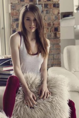 (model tahun ini) caitlin mcswain – kaus kaki merah hot leg 104P