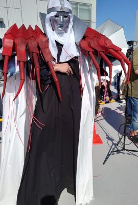 C102 cosplayer yang menarik