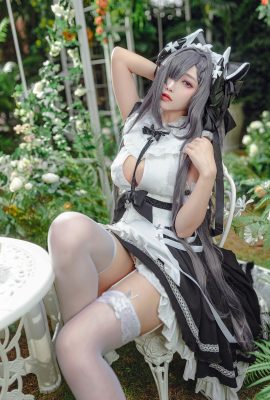 Sakura Miyamoto – Pakaian pelayan bulan Agustus
