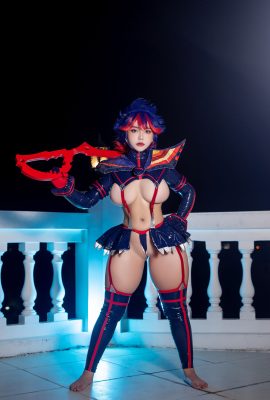 QUEENIE – Balkon adalah tempat yang ideal untuk berkencan (Kill la kill)