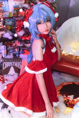 Cosplay Kentang Godzilla Santa Ganyu