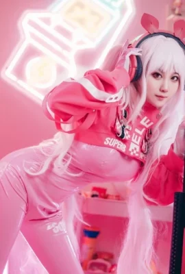 Nikki Alice(15 foto)