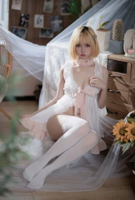Cosplay Lausanne dengan Buku Harian Yi Zi Nuan Dong