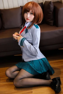 Cosplay Kentang Godzilla Uraraka Ochako Uraraka