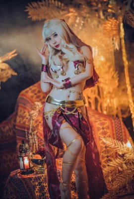 Cosplay Kimmie penari eksotis