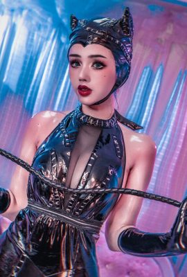 Paduan Titanium TiTi – Catwoman