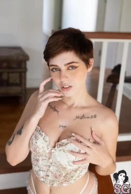 【Suicide Girls】 25 Des 2024 – Aliese – Romantis 【45P】
