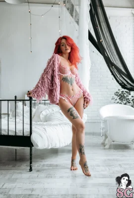 【Suicide Girls】 03 Jan 2025 – Sinni – Apakah Aku Terlihat Cantik Dengan Warna Pink 【44P】