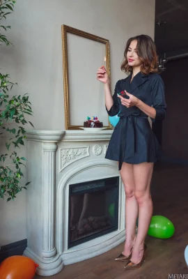 Hilary C – Mari Rayakan (125 Foto)