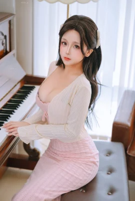 Cosplay Beauty Hinako Piano Tema Tema Gaun Merah Muda Seksi Mengungkapkan Pertunjukan Pakaian Dalam Seksi Tubuh Panas Menggoda Foto 180p
