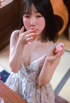 (Han Yeri) Kulit susu, bibir merah dan gigi putih (9 foto)