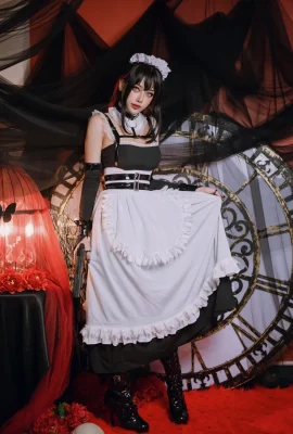 Gadis Seksi Jepang Byoru-Zenith Maid Tema Pakaian Pembantu Seksi Mengekspos Pakaian Dalam Seksi Hitam Dengan Stoking Sutra Hitam untuk memamerkan sosoknya yang montok dan godaan …
