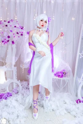 (Rabbit bermain dengan film) – mawar putih murni (15 foto)