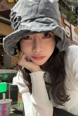 Netizen wanita yang saya temui di FB ~ sangat panas! (20 foto)