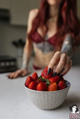 【Gadis Bunuh Diri】 28 Apr 2025 – Zarawolf – Taste of Red 【43p】